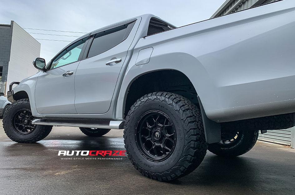 MITSUBISHI TRITON TECH MATTE BLACK